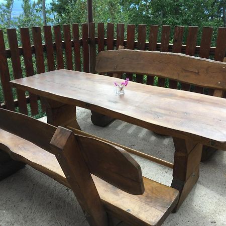 Lodge Dom Na Lovrencu Baselj Luaran gambar